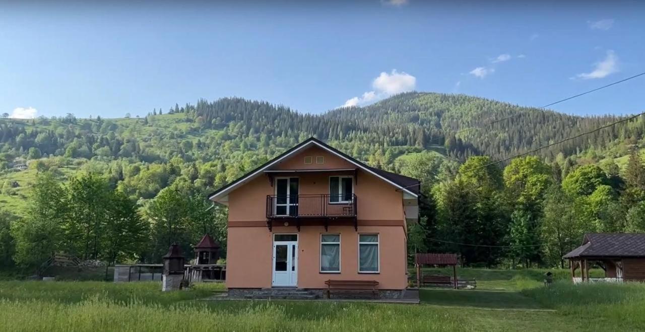 Будинок В Пейзажній Місцевості Krivorovnya Eksteriør bilde